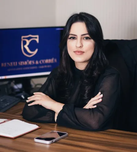 Kelly Suzana Passos de Aguiar, Advogada do Reneu Simões & Corrêa